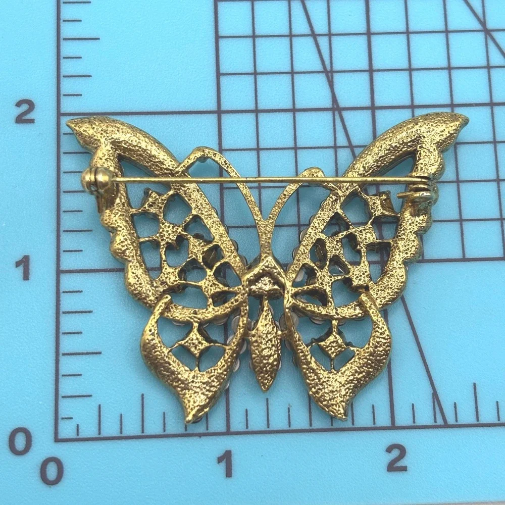 Vintage Butterfly Brooch Antiqued Gold Tone Amber Brown Rhinestone Insect Pin